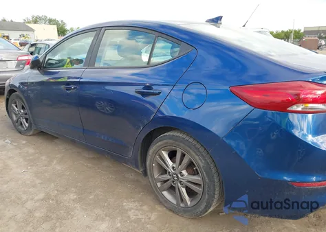 2017 Hyundai Elantra Se из США, поврежденный, VIN 5NPD84LF1HH093109